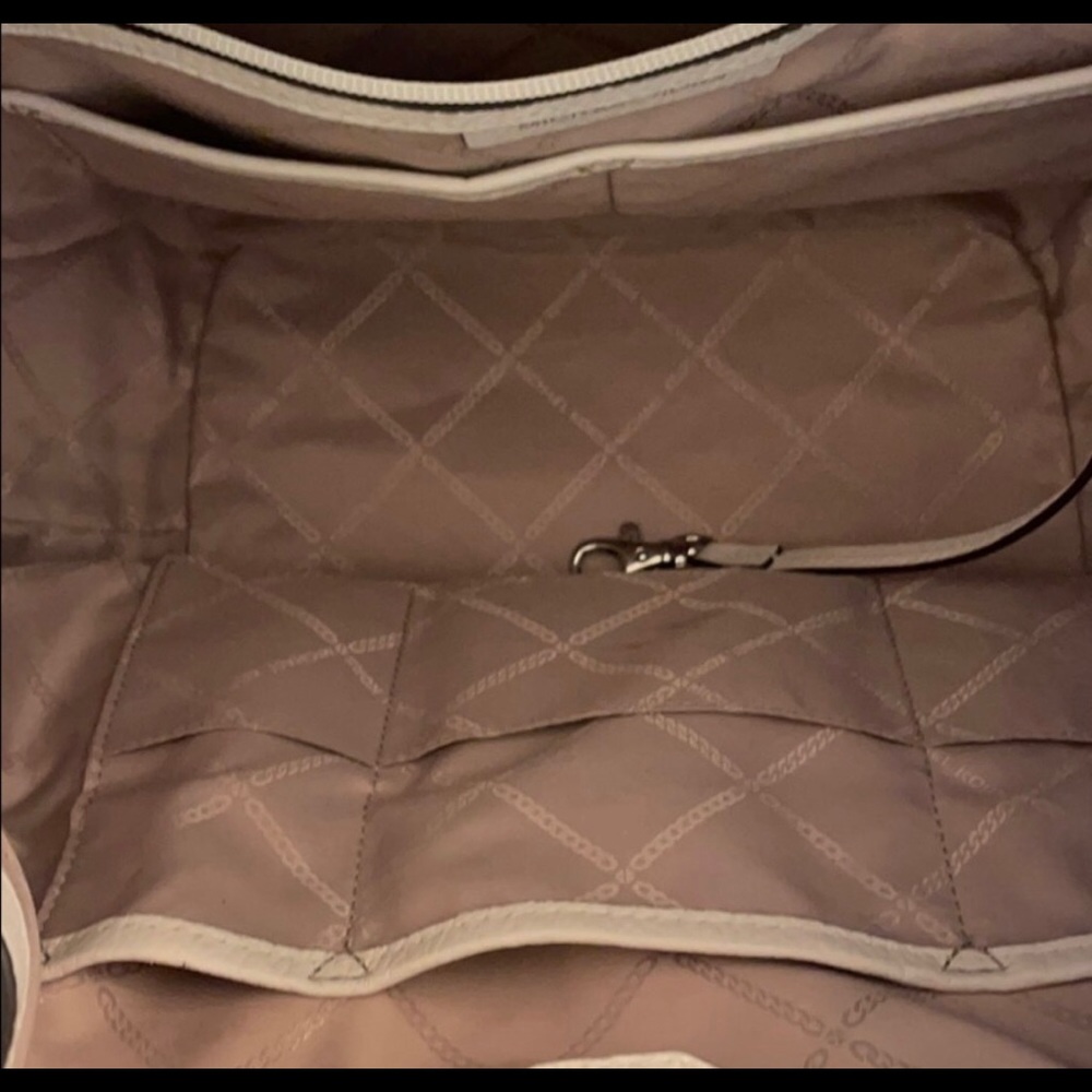 Beautiful white large MK bag - Picture 9 of 11